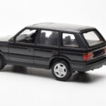 Range Rover P38 4.6 HSE Schwarz Metallic AUTOart 1:18 - image 5 of 9