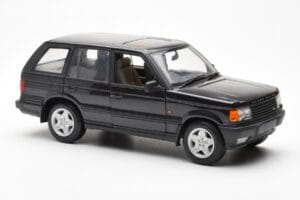 Range Rover P38 4.6 HSE Schwarz Metallic AUTOart 1:18 70017 Metall — Bild 7 von 9