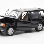 Range Rover P38 4.6 HSE Schwarz Metallic AUTOart 1:18 - image 9 of 9