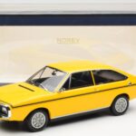 Renault 15 TL Gelb Schwarz Norev 1:18 - image 6 of 6