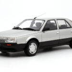 Renault 25 Phase 1 V6 Injection Silber Otto 1:18 OT1070 Resin