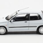 Renault Clio 16S Weiß Norev 1:18 - image 4 of 8