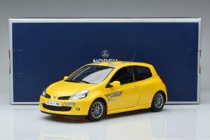 Renault Clio RS Mk3 F1 Team Norev 1:18 185236 Metall — Bild 7 von 7