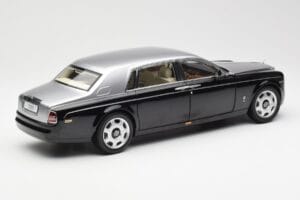 Rolls-Royce Phantom VII EWB Schwarz und Silber Kyosho 1:18 08841BKS Metall — Bild 3 von 8