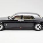 Rolls-Royce Phantom VII EWB Schwarz und Silber Kyosho 1:18 - image 4 of 8