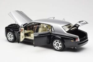 Rolls-Royce Phantom VII EWB Schwarz und Silber Kyosho 1:18 08841BKS Metall — Bild 5 von 8