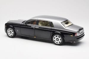 Rolls-Royce Phantom VII EWB Schwarz und Silber Kyosho 1:18 08841BKS Metall — Bild 7 von 8