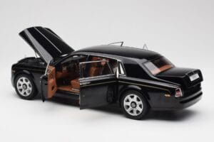 Rolls-Royce Phantom VII EWB Diamond Schwarz Kyosho 1:18 08841DBK2 Metall — Bild 5 von 8