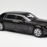 Rolls-Royce Phantom VII EWB Diamond Schwarz Kyosho 1:18 - image 6 of 8