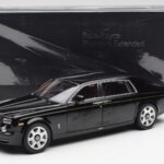 Rolls-Royce Phantom VII EWB Diamond Schwarz Kyosho 1:18 - image 8 of 8