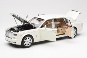 Rolls-Royce Phantom VII EWB English Weiss Kyosho 1:18 08841EW2 Metall — Bild 2 von 8