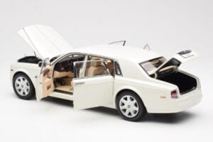 Rolls-Royce Phantom VII EWB English Weiss Kyosho 1:18 08841EW2 Metall — Bild 5 von 8