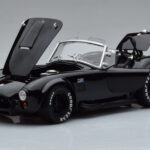 Shelby Cobra 427 S/C Schwarz Kyosho 1:18 - image 2 of 9