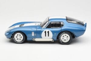 Shelby Daytona Cobra Coupe #11 S. Thompson 24 Hours of Le Mans 1965 CMR 1:18 CMR114 Metall — Bild 4 von 8