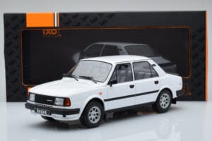 Skoda 130 L Weiß IXO 1:18 18CMC158 Metall — Bild 6 von 6