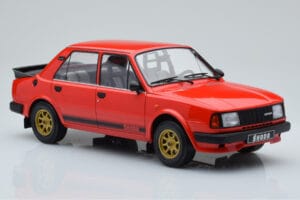 Skoda 130 LR Rot IXO 1:18 18CMC159 Metall — Bild 4 von 6