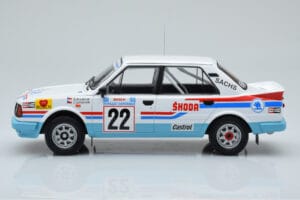 Skoda 130 LR #22 S. Kvaizar / J. Janecek Rally Acropolis 1986 IXO 1:18 18RMC157B Metall — Bild 3 von 6