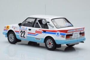 Skoda 130 LR #22 S. Kvaizar / J. Janecek Rally Acropolis 1986 IXO 1:18 18RMC157B Metall — Bild 5 von 6