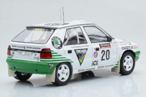 Skoda Felicia #20 S. Blomqvist / B. Cederberg Rally RAC Lombard 1995 IXO 1:18 18RMC147 Metall — Bild 2 von 6