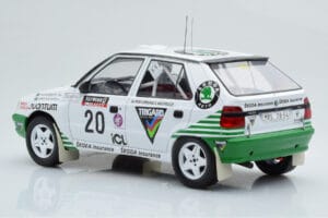 Skoda Felicia #20 S. Blomqvist / B. Cederberg Rally RAC Lombard 1995 IXO 1:18 18RMC147 Metall — Bild 5 von 6