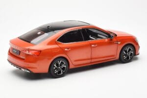 Skoda Octavia Pro Orange FAW 1:18 ZMR000006ORA Metall — Bild 3 von 8