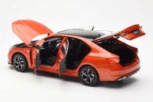 Skoda Octavia Pro Orange FAW 1:18 ZMR000006ORA Metall — Bild 5 von 8