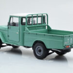 Toyota Land Cruiser 40 4x4 Pickup Grün Kyosho 1:18 - image 7 of 8