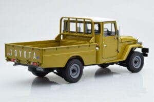 Toyota Land Cruiser 40 4x4 Pickup Oliv Kyosho 1:18 08958K Metall — Bild 4 von 8
