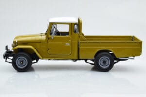 Toyota Land Cruiser 40 4x4 Pickup Oliv Kyosho 1:18 08958K Metall — Bild 5 von 8