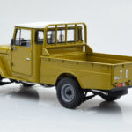 Toyota Land Cruiser 40 4x4 Pickup Oliv Kyosho 1:18 - image 7 of 8