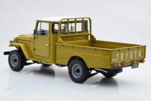 Toyota Land Cruiser 40 4x4 Pickup Oliv Kyosho 1:18 08958K Metall — Bild 7 von 8