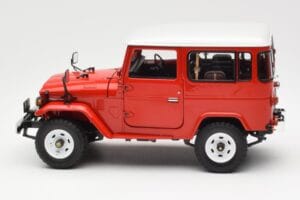 Toyota Land Cruiser FJ40 Van Rot Kyosho 1:18 08971R Metall — Bild 4 von 8