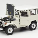 Toyota Land Cruiser FJ40 Van Weiss Kyosho 1:18 - image 2 of 8