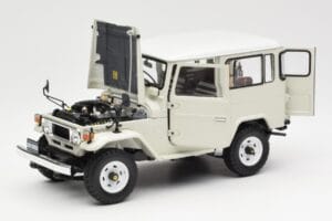 Toyota Land Cruiser FJ40 Van Weiss Kyosho 1:18 08971W Metall — Bild 2 von 8
