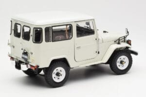 Toyota Land Cruiser FJ40 Van Weiss Kyosho 1:18 08971W Metall — Bild 3 von 8
