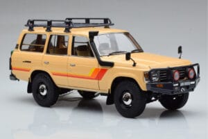 Toyota Land Cruiser 60 Beige Mit Optionalem Zubehör Kyosho 1:18 08956XBE Metall — Bild 5 von 12