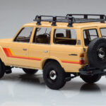 Toyota Land Cruiser 60 Beige Mit Optionalem Zubehör Kyosho 1:18 - image 6 of 12