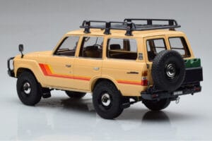 Toyota Land Cruiser 60 Beige Mit Optionalem Zubehör Kyosho 1:18 08956XBE Metall — Bild 6 von 12