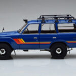 Toyota Land Cruiser 60 Blau Mit Optionalem Zubehör Kyosho 1:18 - image 4 of 11