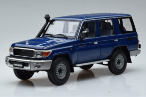 Toyota Land Cruiser J76 Blau Almost Real 1:18