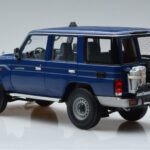 Toyota Land Cruiser J76 Blau Almost Real 1:18 - image 6 of 7