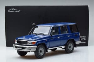Toyota Land Cruiser J76 Blau Almost Real 1:18 870101 Metall — Bild 7 von 7