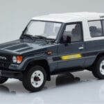 Toyota Land Cruiser LJ73 Grau Otto 1:18
