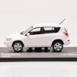 Toyota RAV4 XA30 Weiß Minichamps 1:43