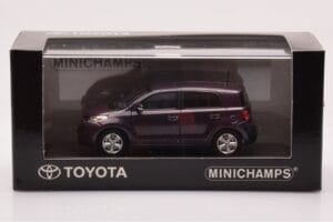 Toyota Urban Cruiser Violett Metallic Minichamps 1:43 403166963 Metall — Bild 4 von 4