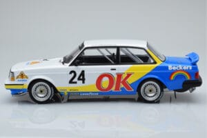 Volvo 240 Turbo Beckers #24 P.G. Andersson Nurburgring 1985 IXO 1:18 18RMC105A Metall — Bild 3 von 6