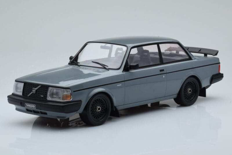 Volvo 240 Turbo Grau IXO 1:18