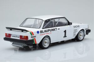 Volvo 240 Turbo IPS Racing Blaupunkt #1 P. Stureson DTM Zolder 1986 IXO 1:18 18RMC106 Metall — Bild 2 von 6