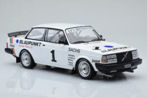 Volvo 240 Turbo IPS Racing Blaupunkt #1 P. Stureson DTM Zolder 1986 IXO 1:18 18RMC106 Metall — Bild 4 von 6