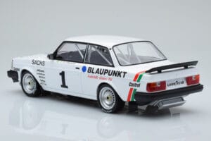 Volvo 240 Turbo IPS Racing Blaupunkt #1 P. Stureson DTM Zolder 1986 IXO 1:18 18RMC106 Metall — Bild 5 von 6